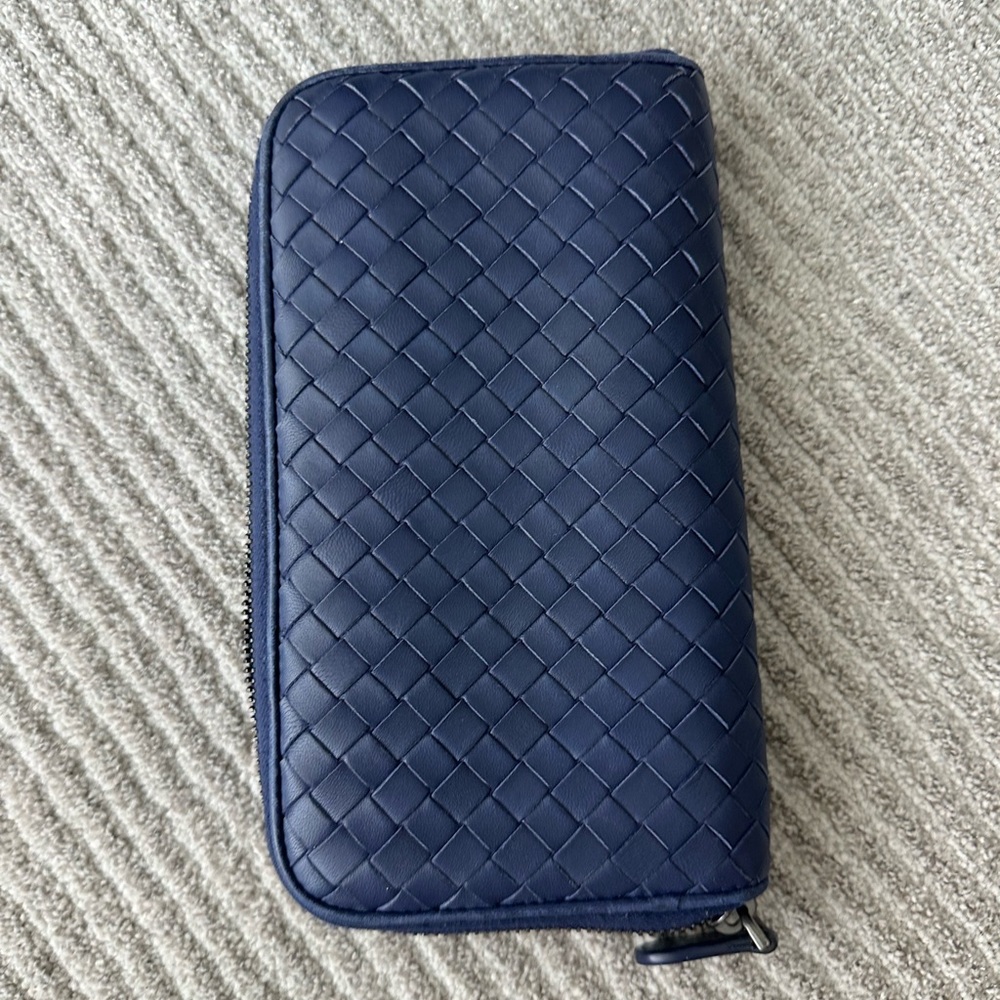 Bottega Venetta wallet